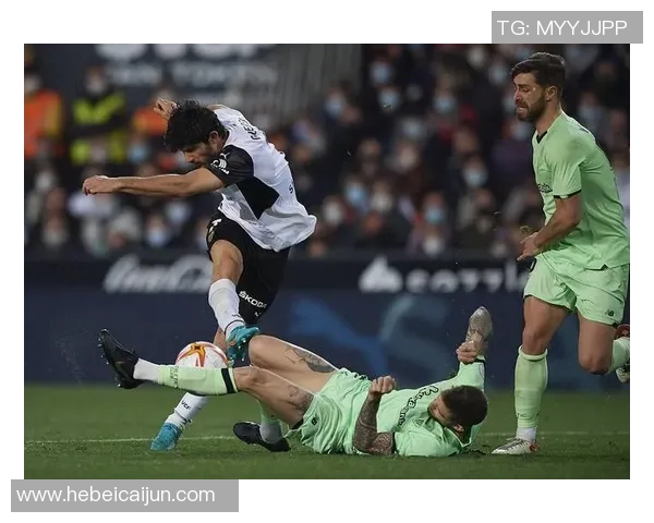 瓦伦西亚逼平毕尔巴鄂，蝙蝠军团冲超机会渺茫，重回降级区的深思